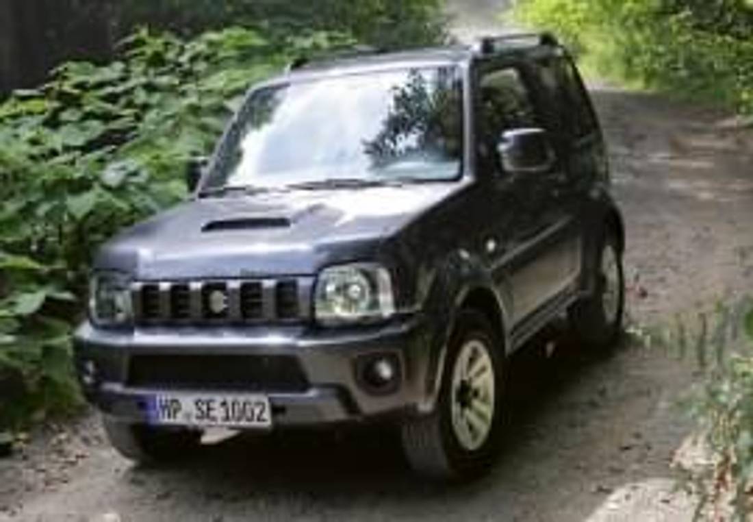 Suzuki Jimny elölnézet